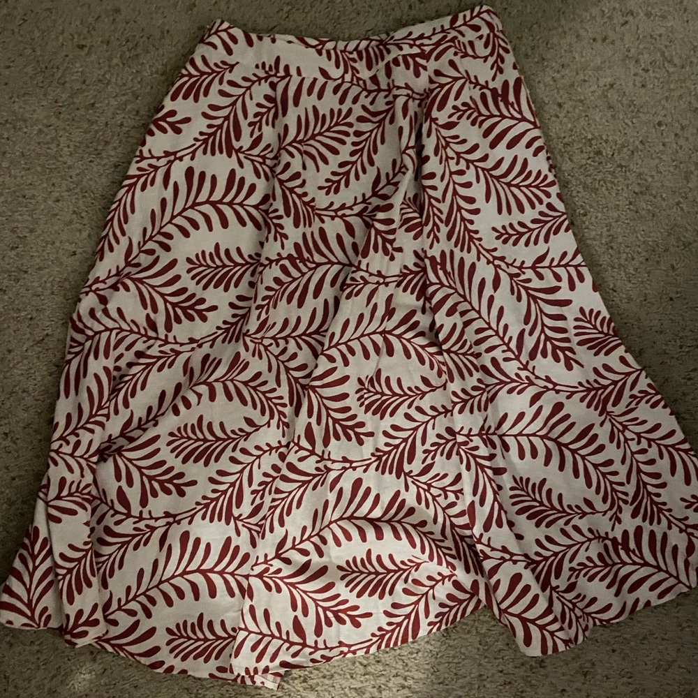 Off white skirt with red pattern